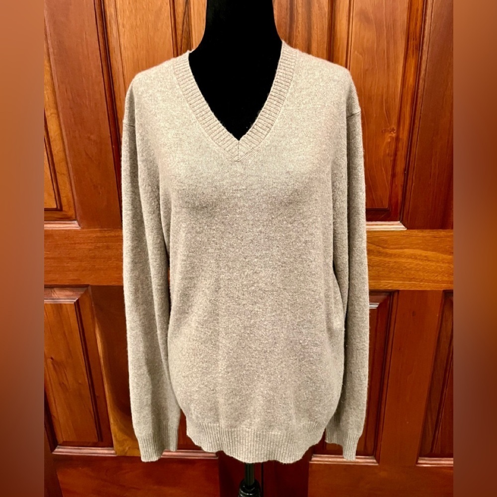 Neiman Marcus Sweater Men Medium Soft Brown 100% Cashmere V Neck Pullover - Picture 1 of 7